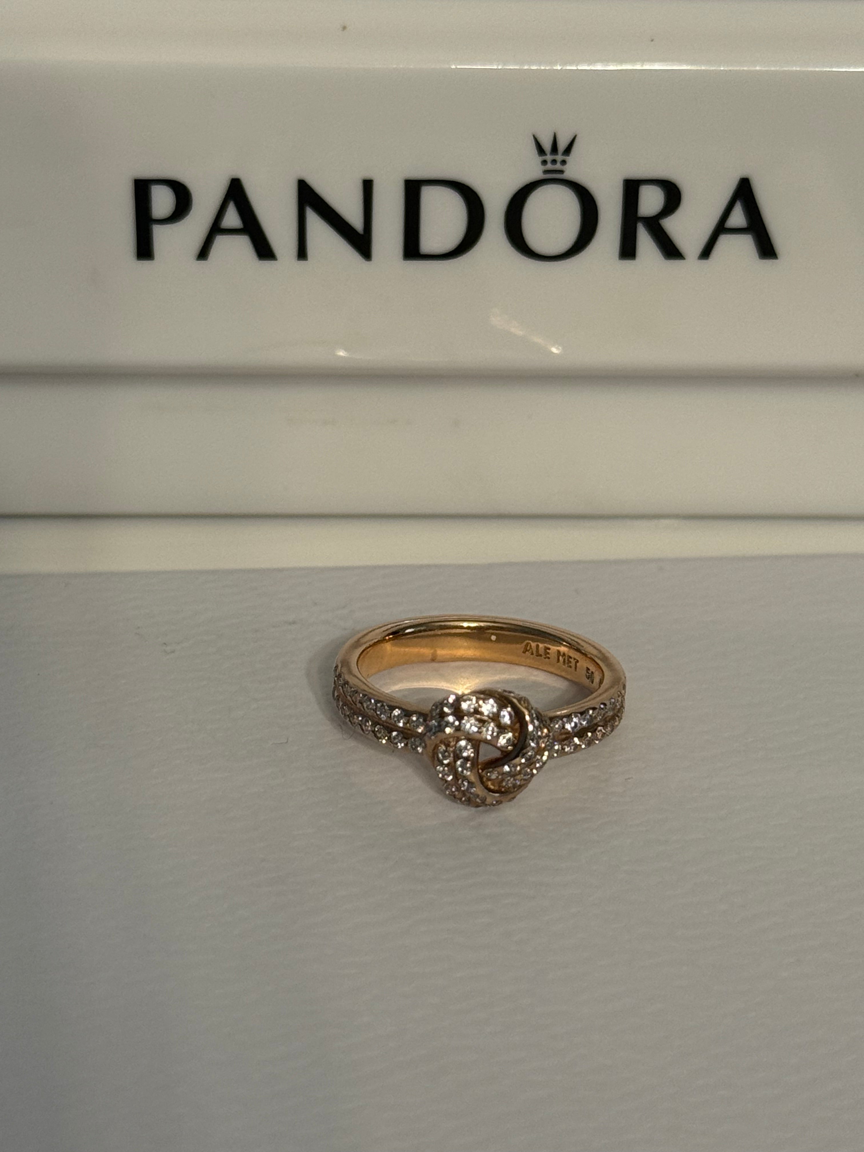 Pandora Sparkling Knot Ring