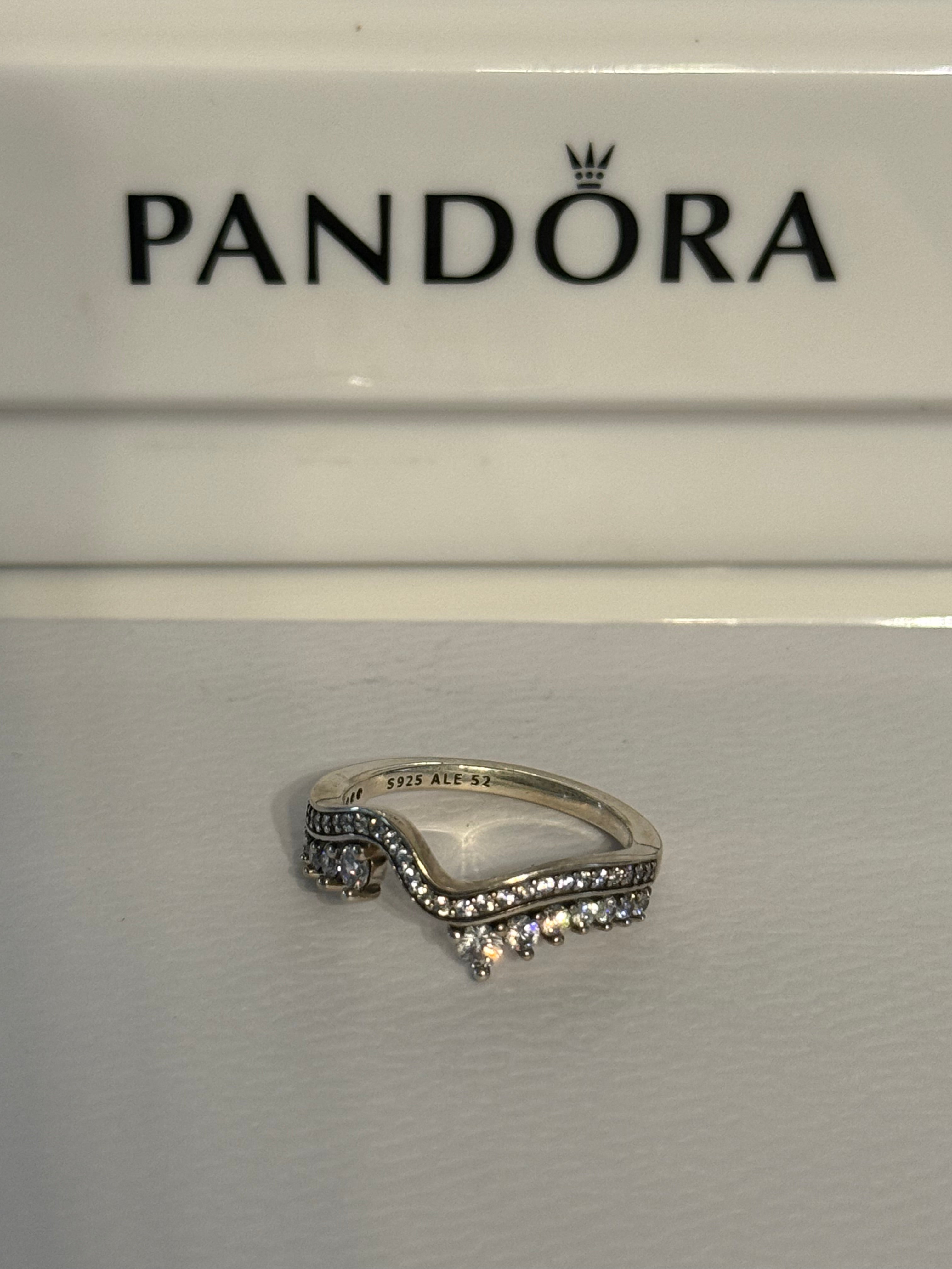 Pandora Sparkling Asymmetric Ring